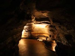 மர்மக் குகை (Mystery Cave)