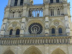 பாரீஸ் நாட்ரடாம் புராதன தேவாலயம் (Paris Notre Dame Cathedral)