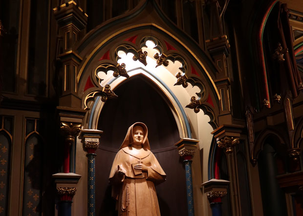 montreal_notredam_6_620x443